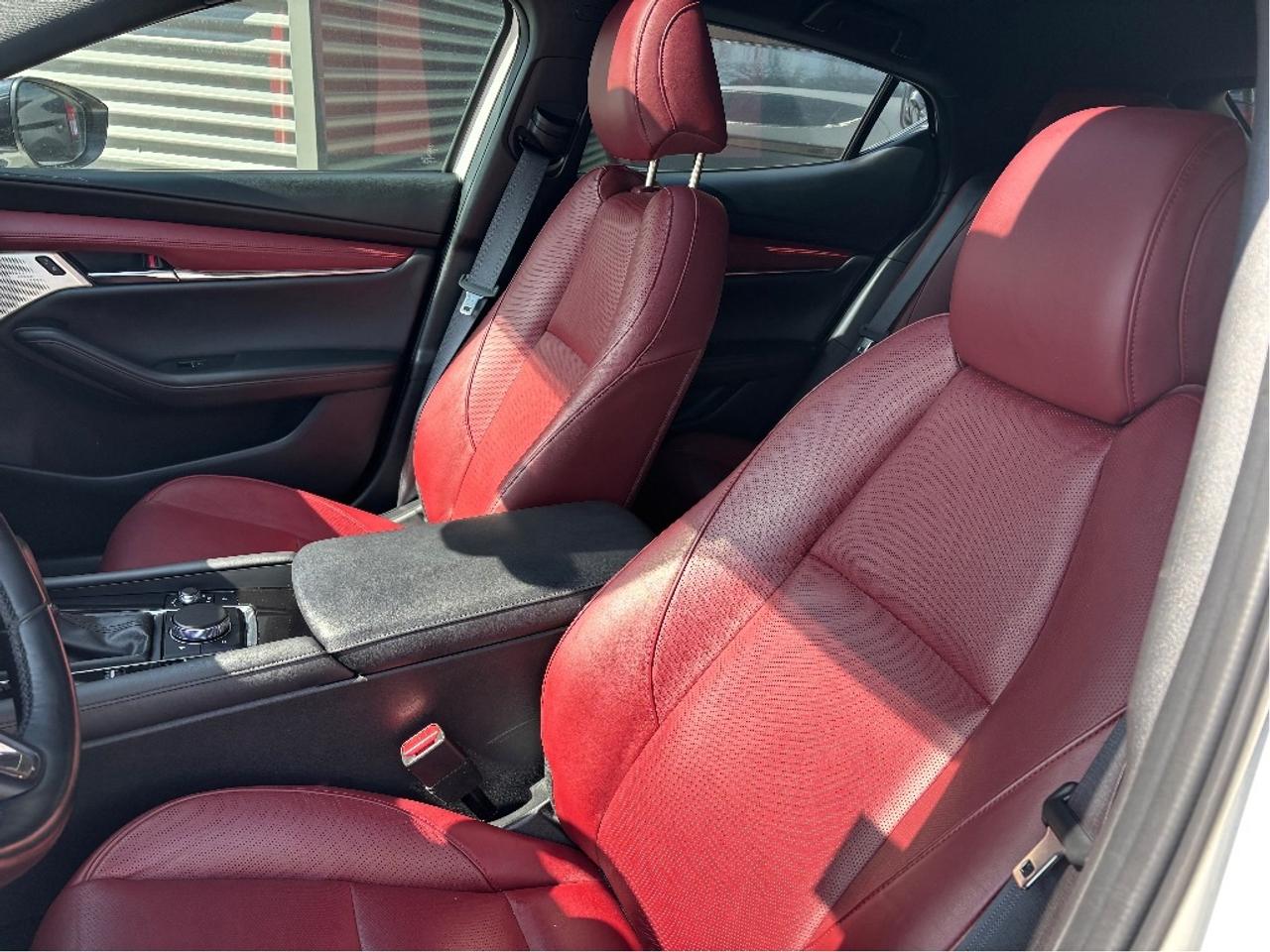 2023 Mazda MAZDA3 GT Photo