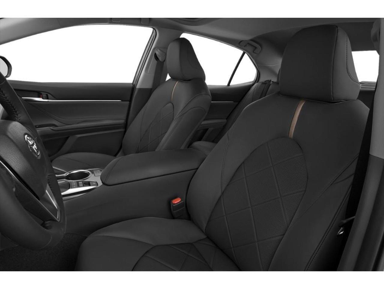 2019 Toyota Camry Hybrid SE 4dr Sedan Photo