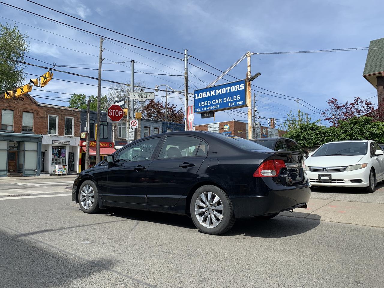 2010 Honda Civic 4dr Auto EX-L Photo