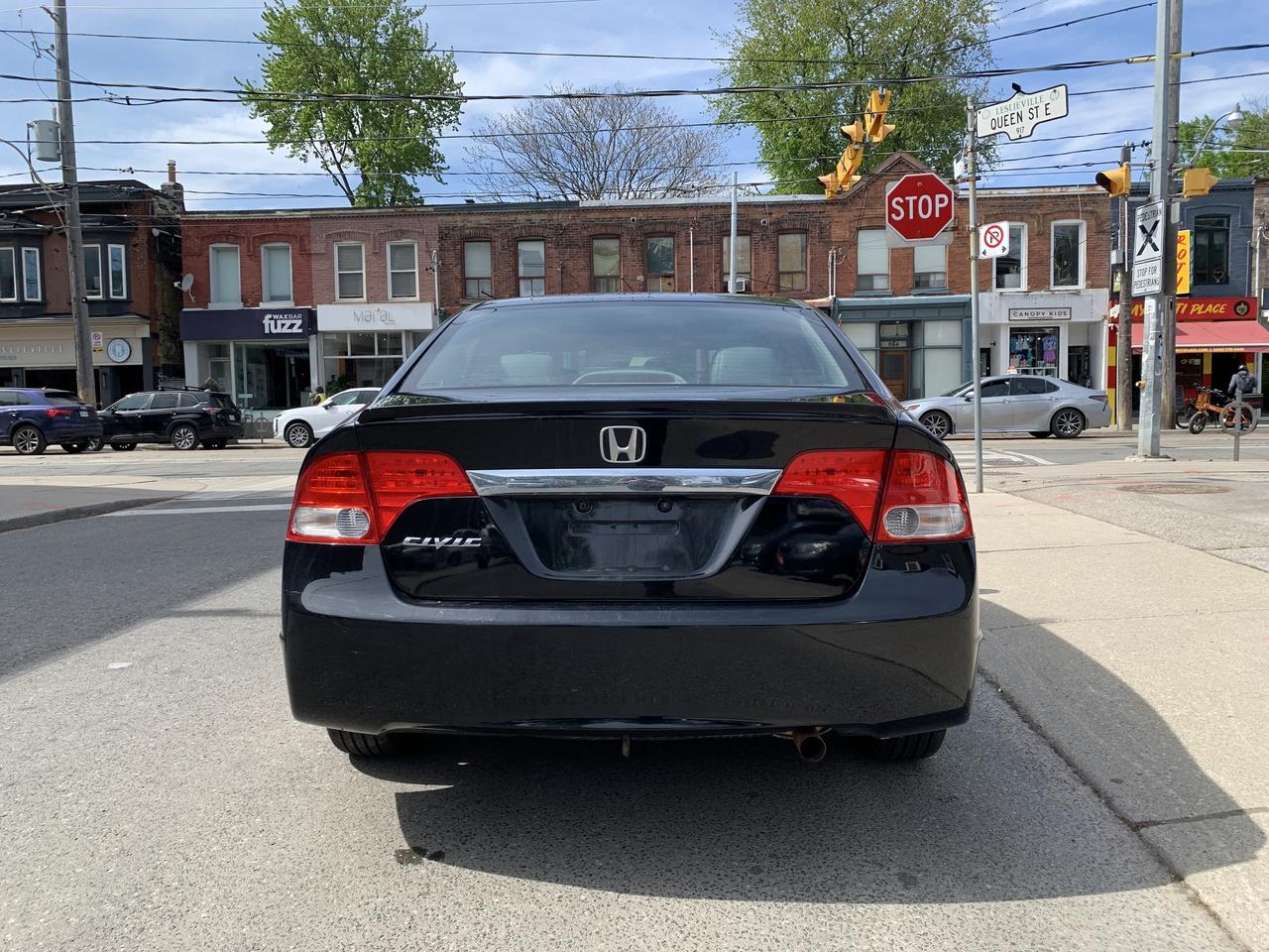 2010 Honda Civic 4dr Auto EX-L Photo3