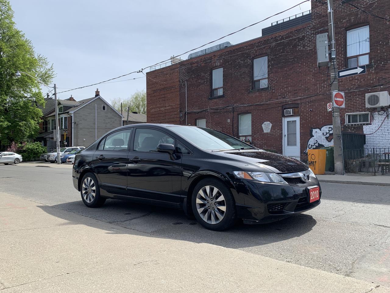 2010 Honda Civic 4dr Auto EX-L Photo