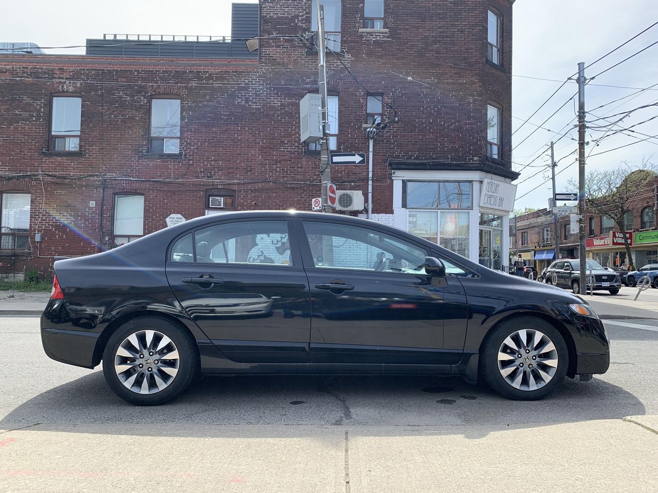 2010 Honda Civic 4dr Auto EX-L Photo