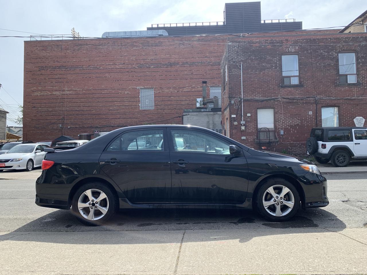 2013 Toyota Corolla 4dr Sdn Auto S Photo