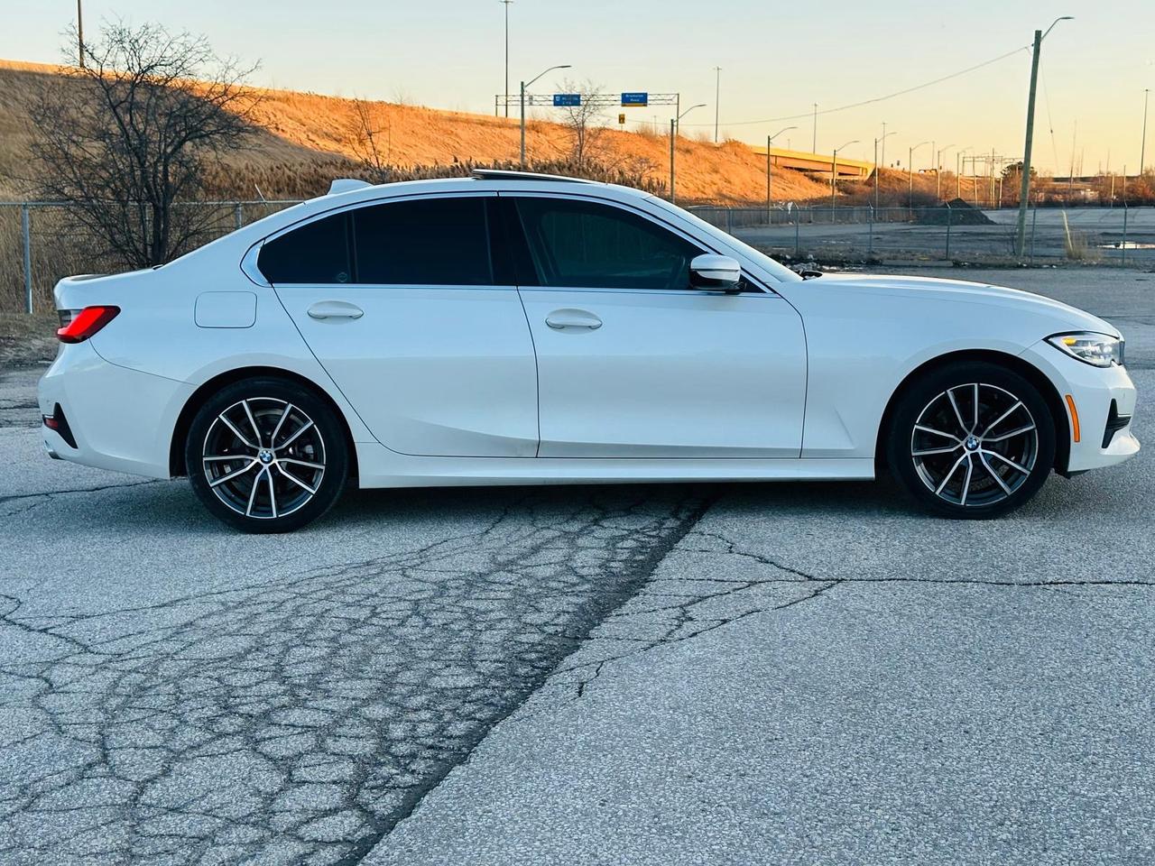 2020 BMW 3-Series 330i xDrive Photo3