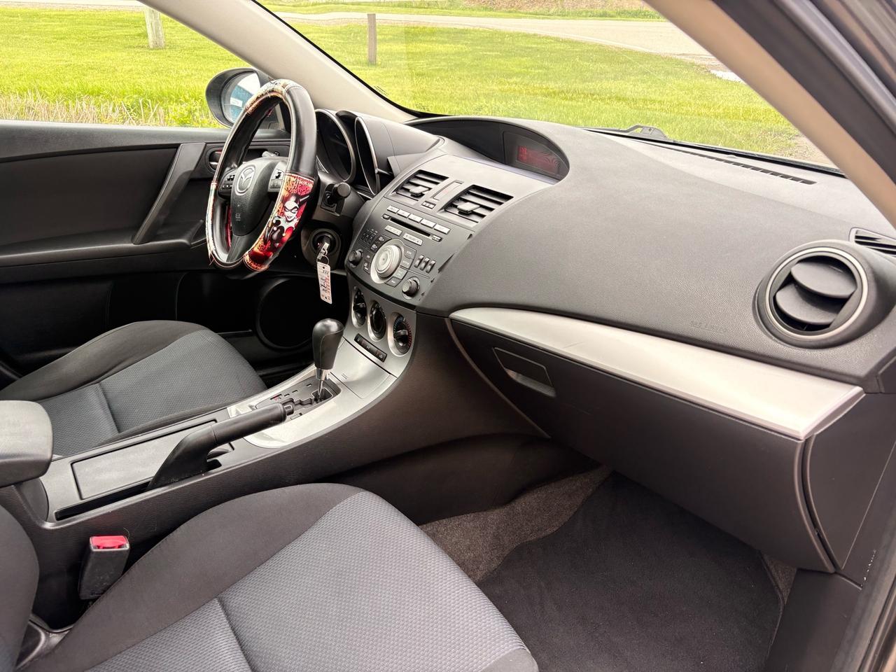 2010 Mazda MAZDA3 4dr Sdn Auto GX Photo