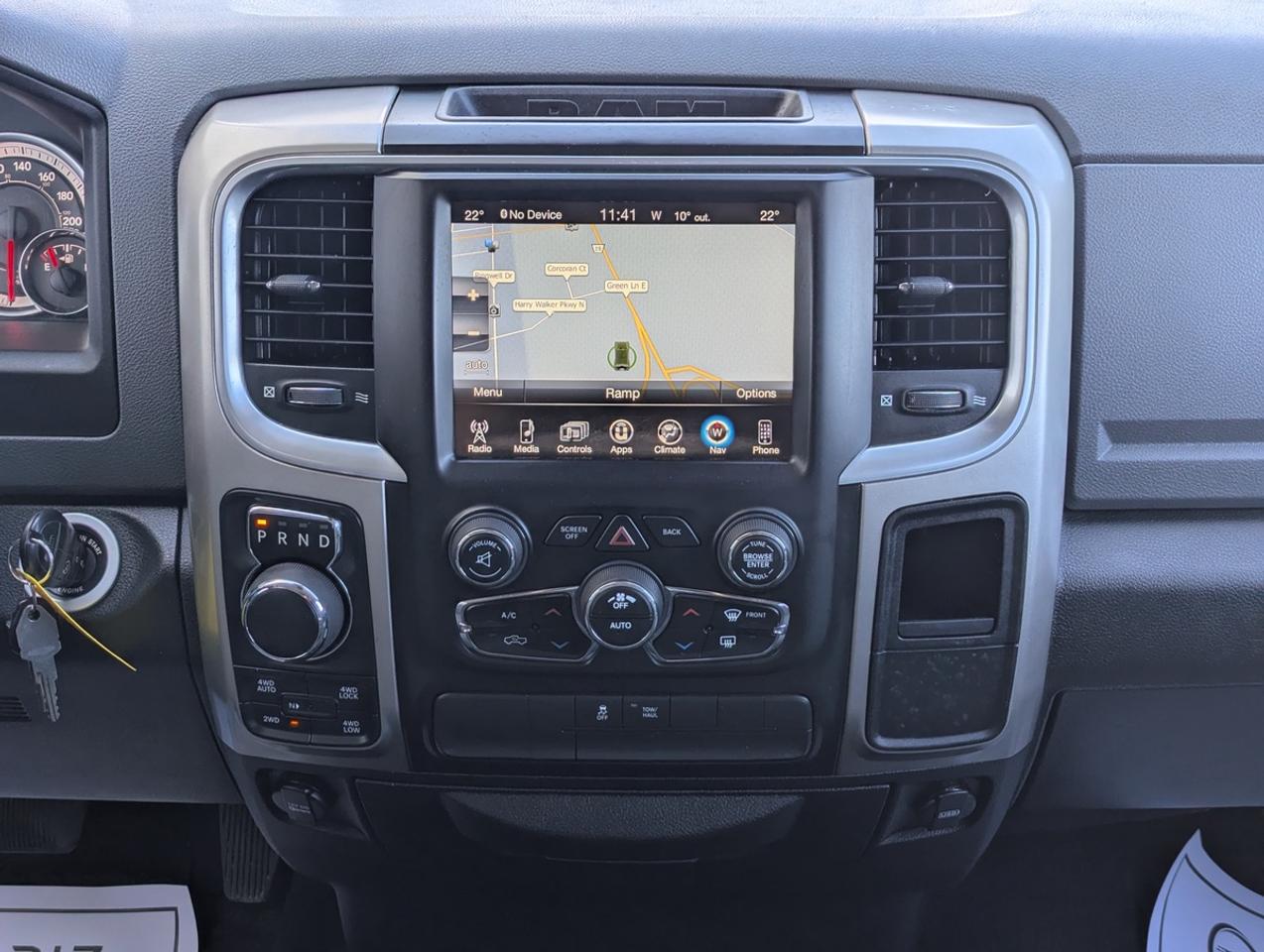 2017 RAM 1500 BigHorn/Crew Cab/4X4AUTO/Hemi/5.7ft bedlength Photo