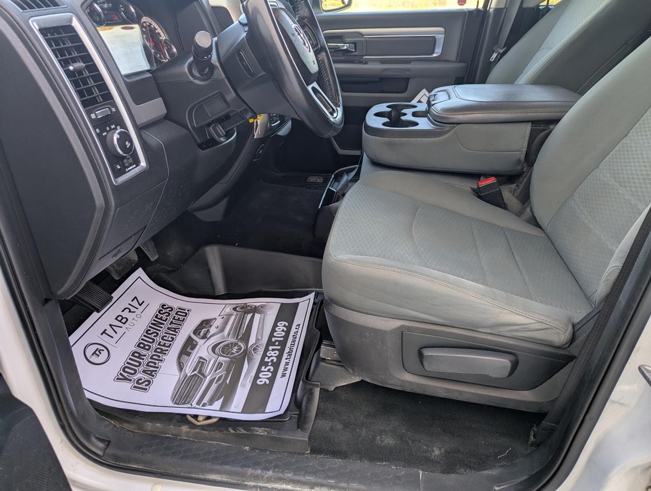 2017 RAM 1500 BigHorn/Crew Cab/4X4AUTO/Hemi/5.7ft bedlength Photo