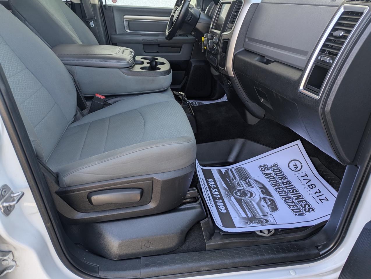 2017 RAM 1500 BigHorn/Crew Cab/4X4AUTO/Hemi/5.7ft bedlength Photo