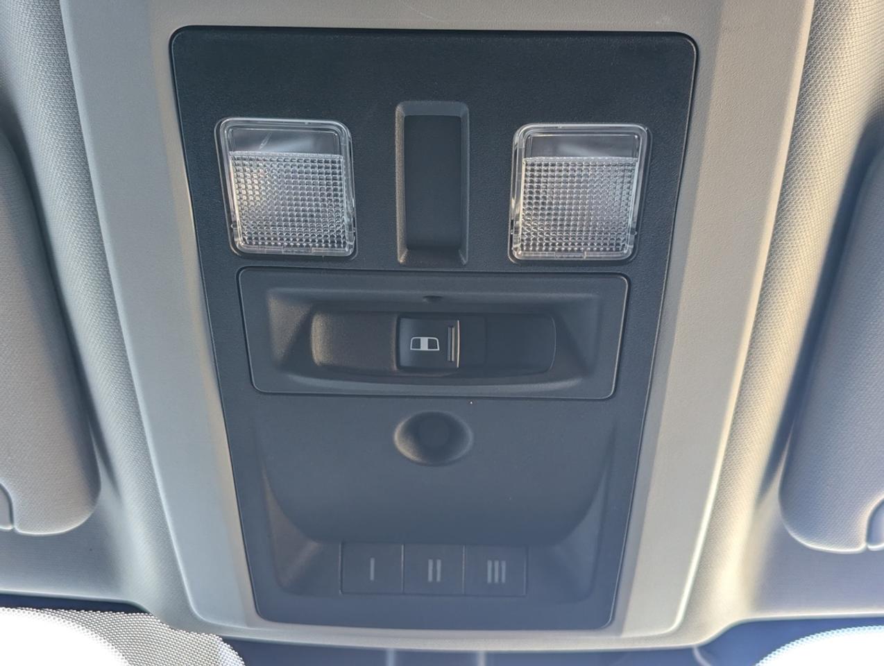 2017 RAM 1500 BigHorn/Crew Cab/4X4AUTO/Hemi/5.7ft bedlength Photo