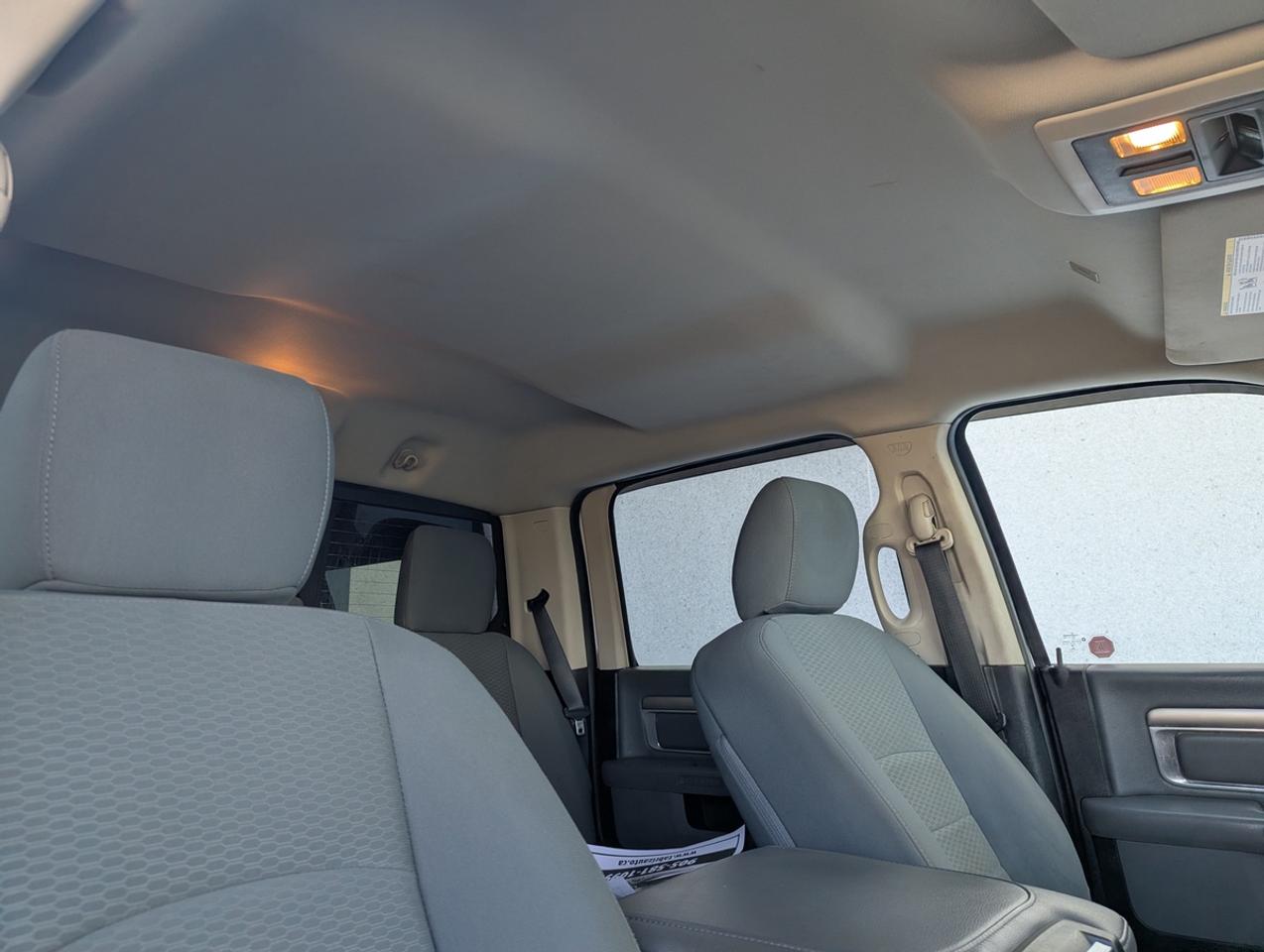 2017 RAM 1500 BigHorn/Crew Cab/4X4AUTO/Hemi/5.7ft bedlength Photo