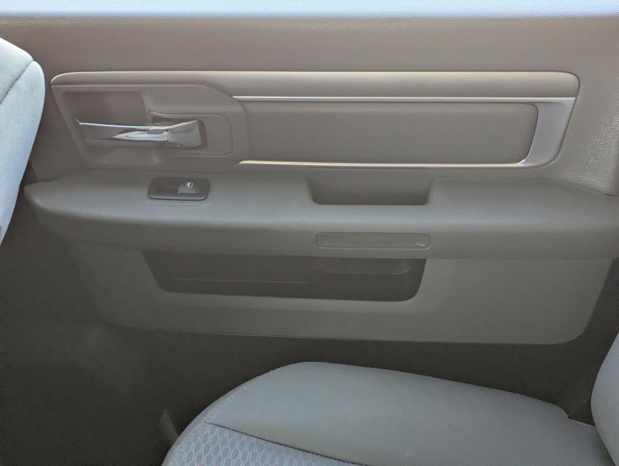 2017 RAM 1500 BigHorn/Crew Cab/4X4AUTO/Hemi/5.7ft bedlength Photo