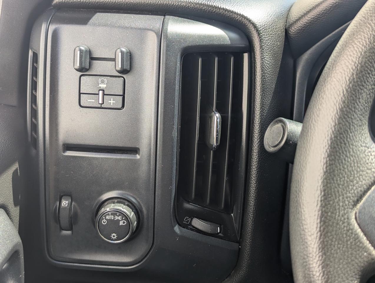 2018 GMC Sierra 1500 4X4 /5.3V8/Crew Cab/Remote Start/Backup Camera Photo
