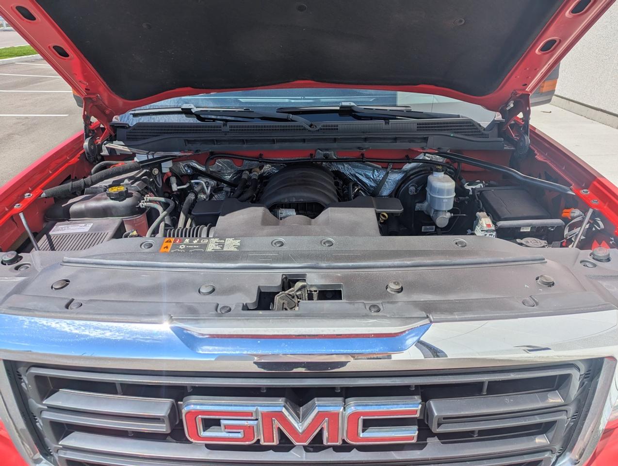 2018 GMC Sierra 1500 4X4 /5.3V8/Crew Cab/Remote Start/Backup Camera Photo