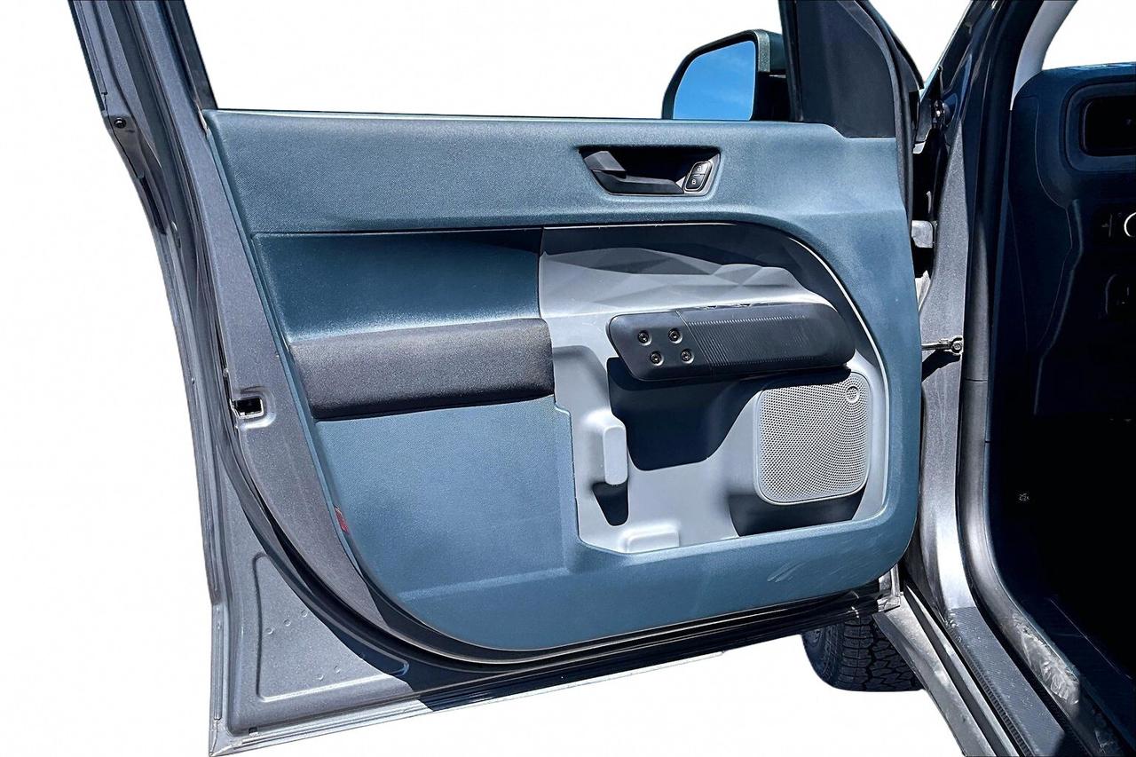 2022 Ford Maverick XL Photo