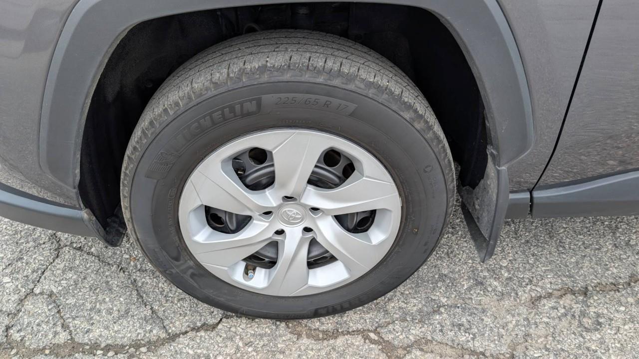 2025 Toyota RAV4 LE 4dr All-wheel Drive Photo