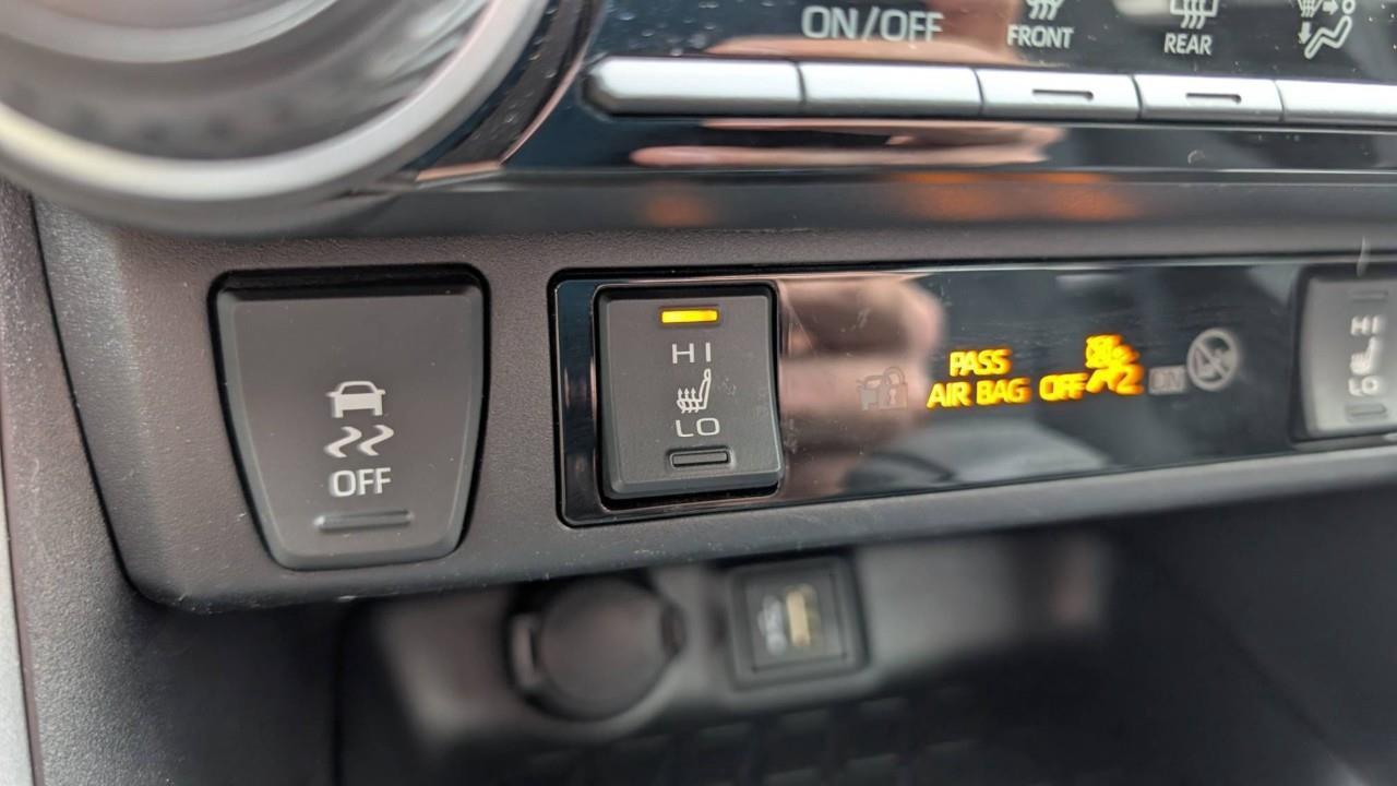 2025 Toyota RAV4 LE 4dr All-wheel Drive Photo