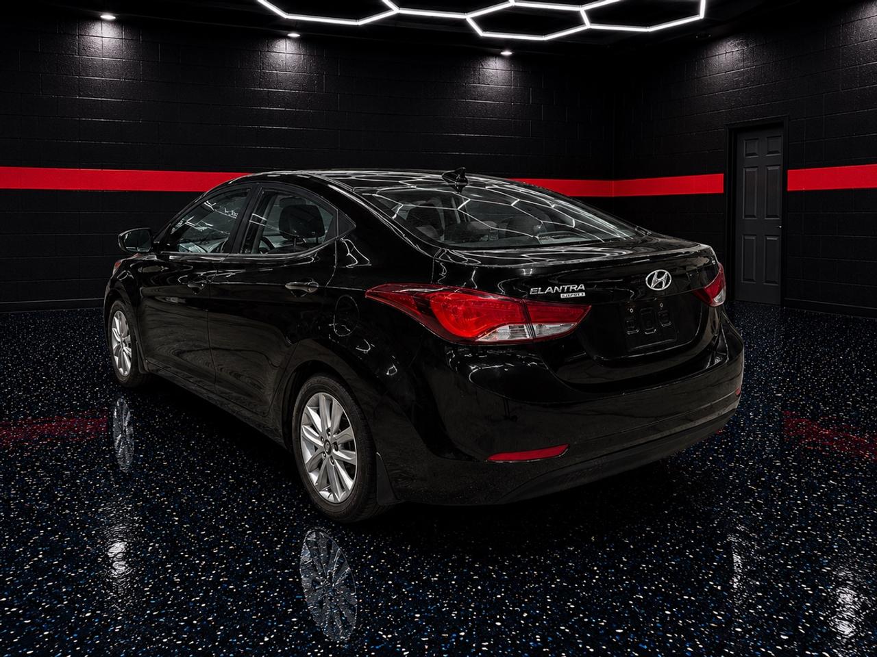 2016 Hyundai Elantra Limited Photo