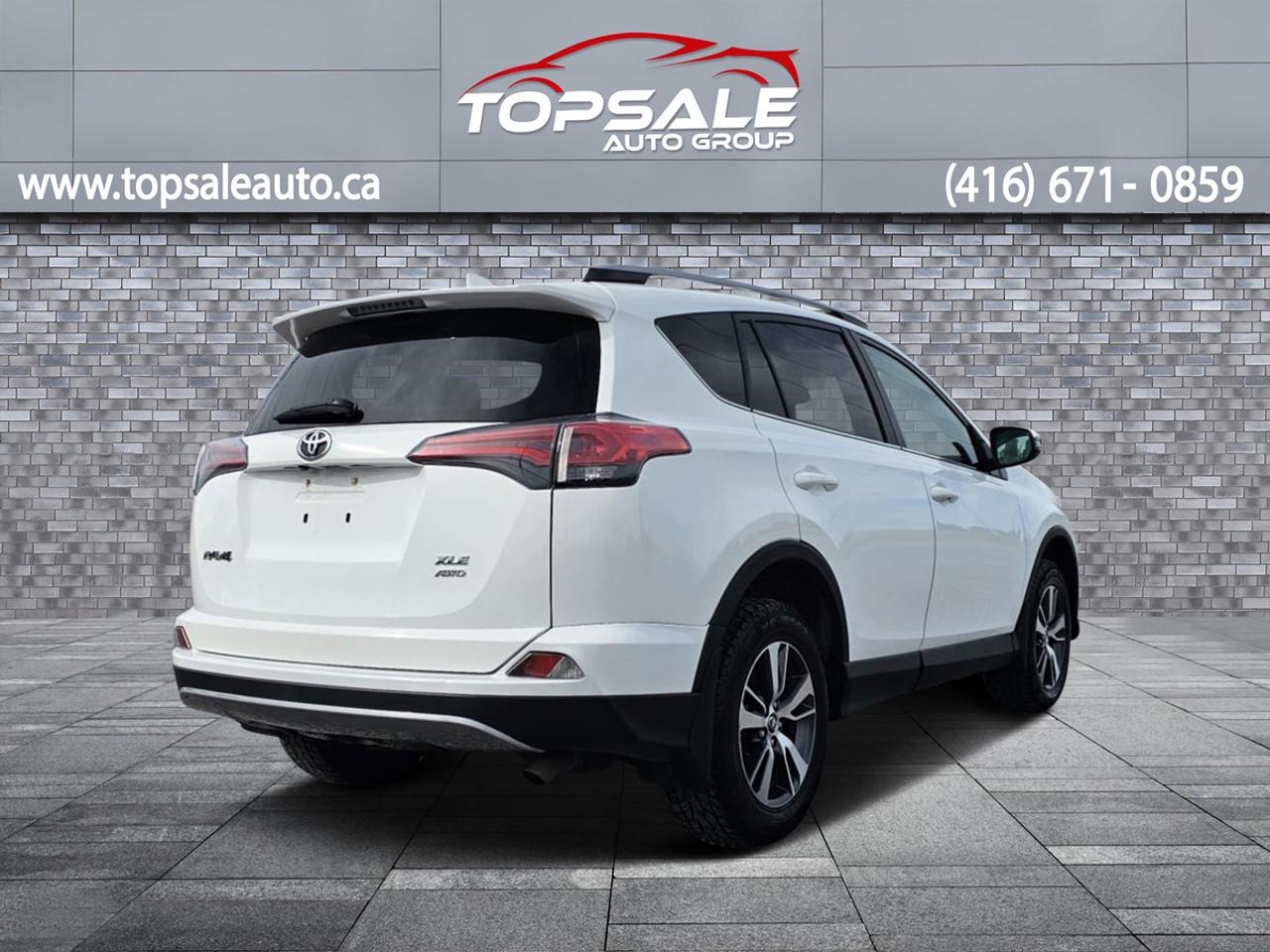 2018 Toyota RAV4 XLE Photo4