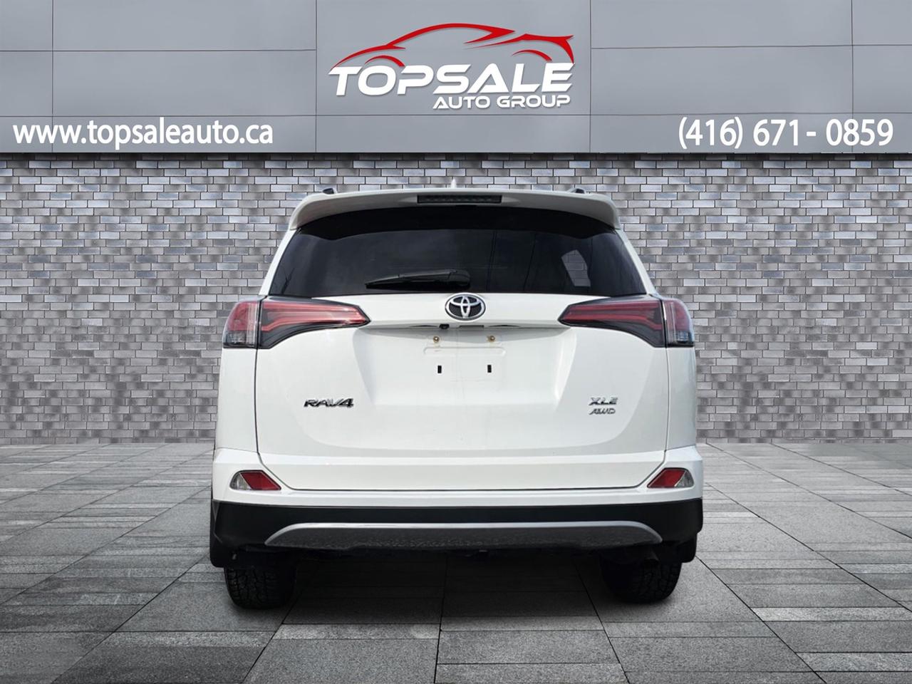 2018 Toyota RAV4 XLE Photo3