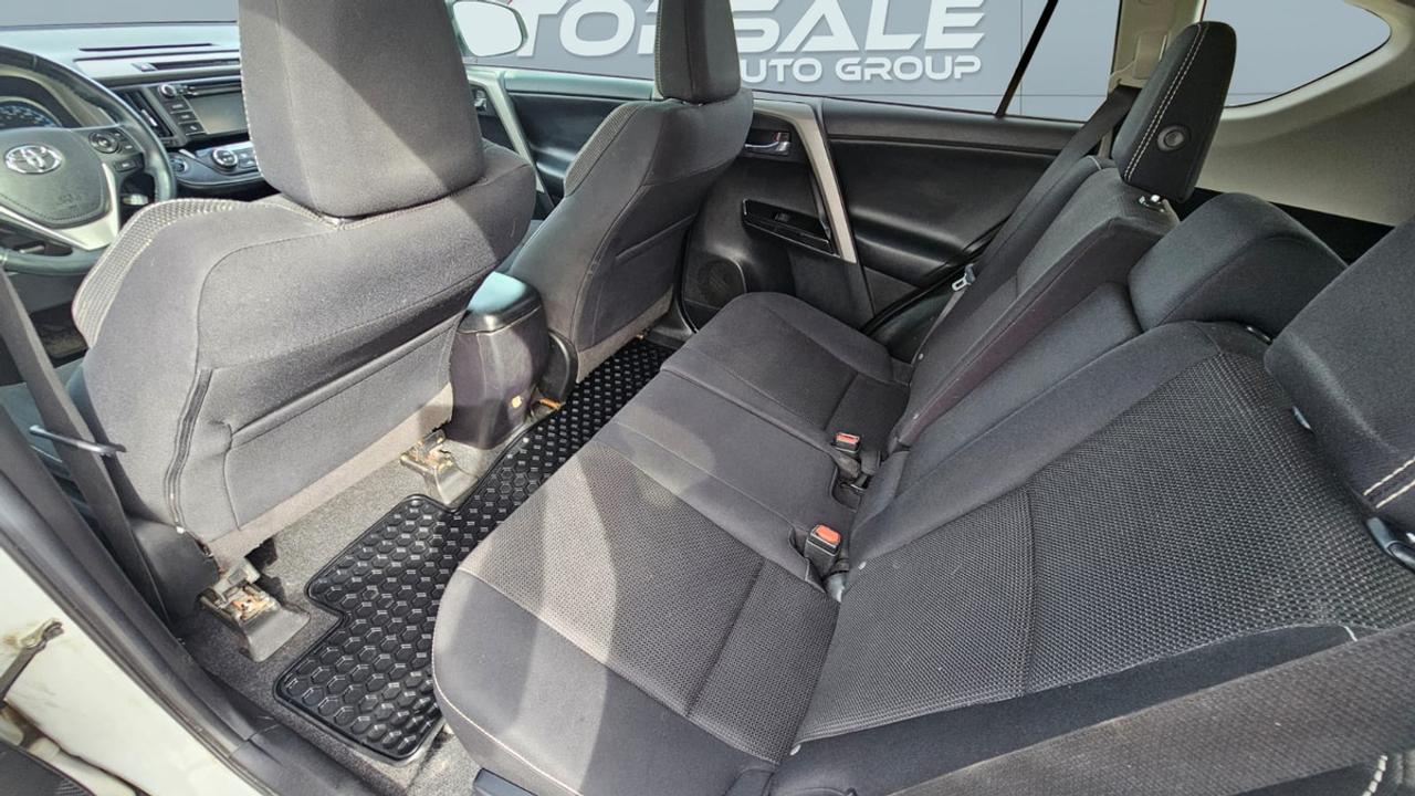 2018 Toyota RAV4 XLE Photo
