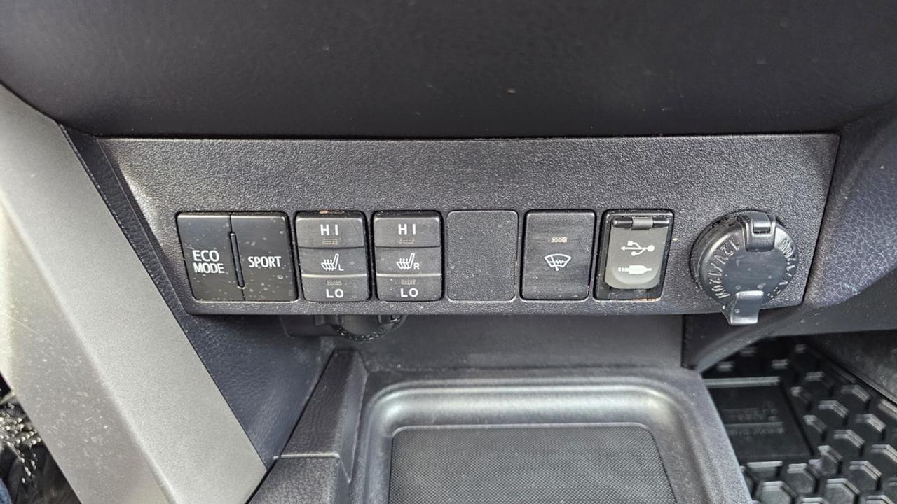 2018 Toyota RAV4 XLE Photo