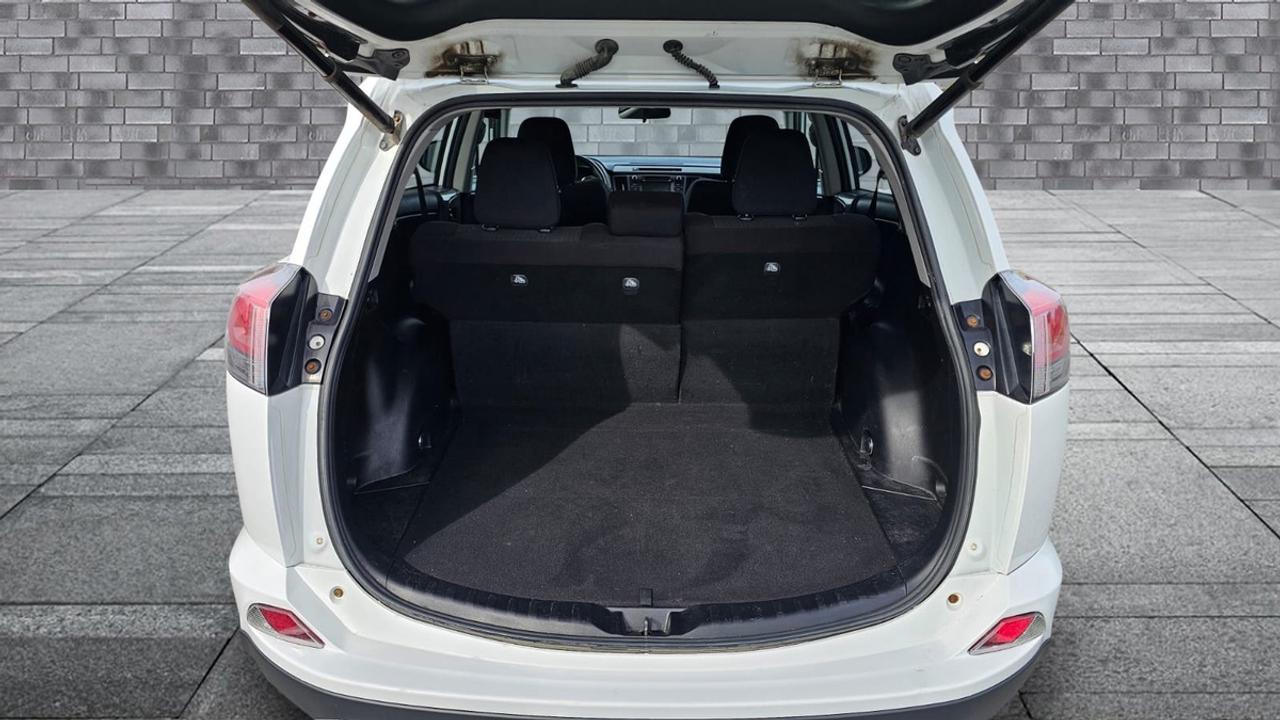 2018 Toyota RAV4 XLE Photo