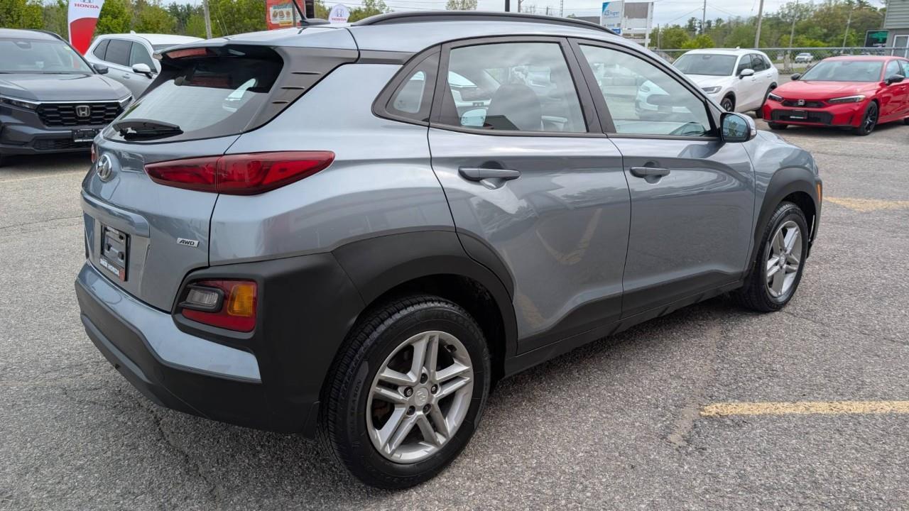 2020 Hyundai KONA 2.0L Essential 4dr All-Wheel Drive Photo4