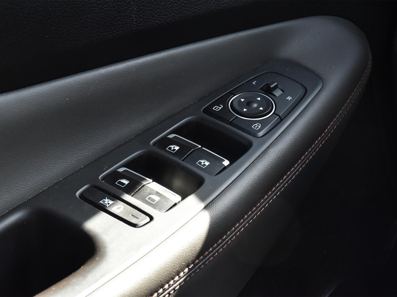 2020 Hyundai Santa Fe 2.4L Preferred AWD w/Sunroof Photo