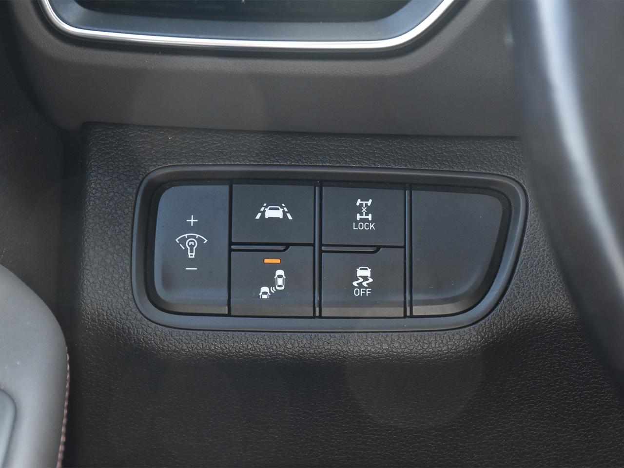 2020 Hyundai Santa Fe 2.4L Preferred AWD w/Sunroof Photo