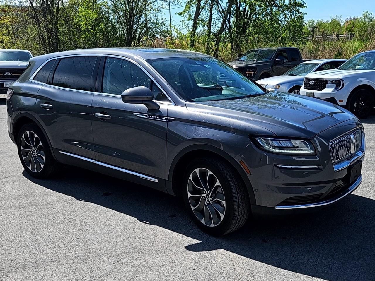 2023 Lincoln Nautilus Reserve AWD Photo3