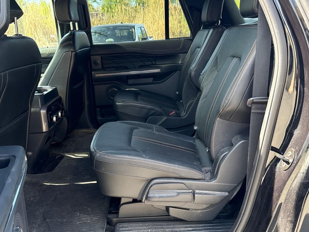 2022 Ford Expedition Platinum Max 4X4 Photo