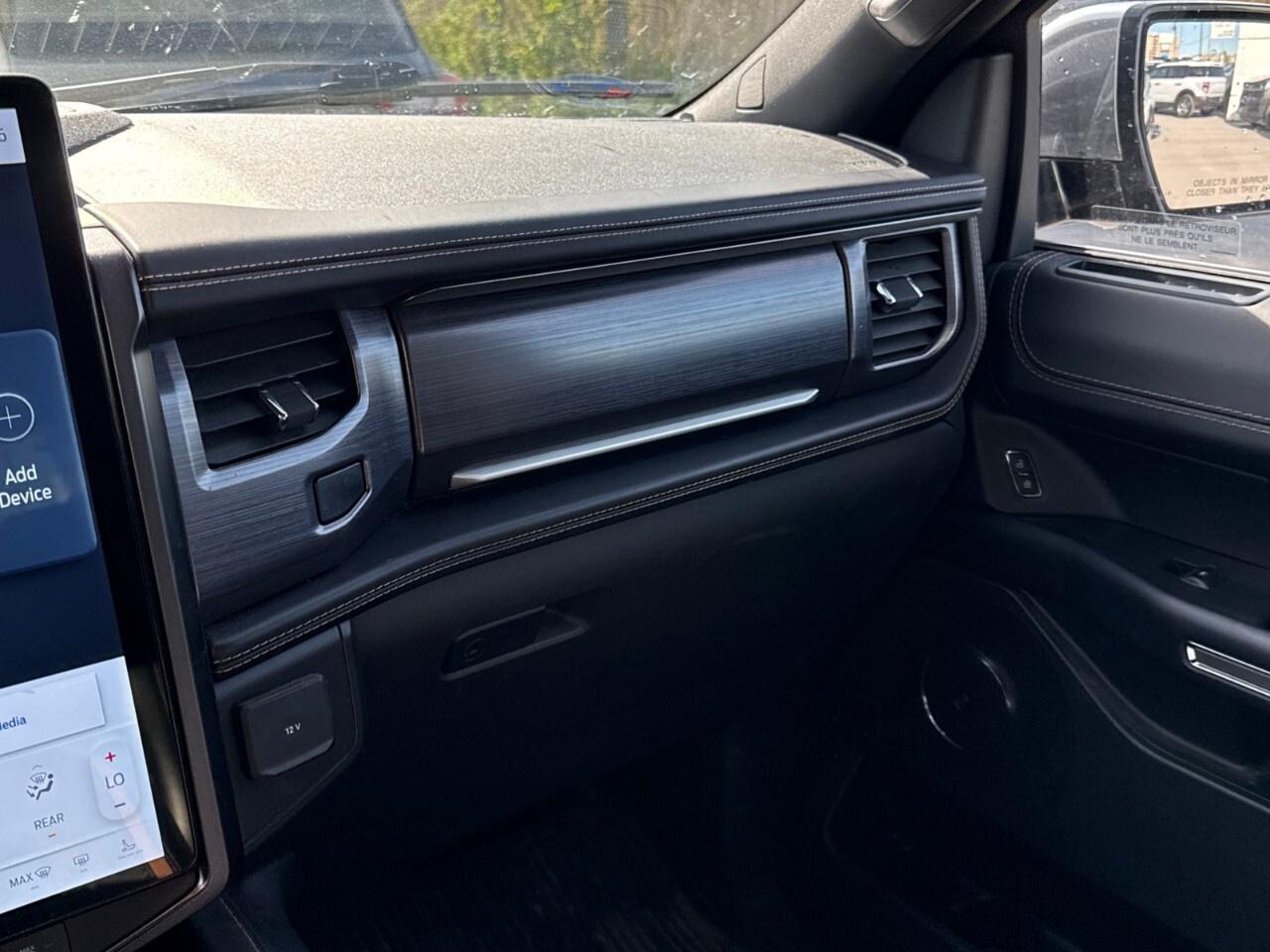 2022 Ford Expedition Platinum Max 4X4 Photo