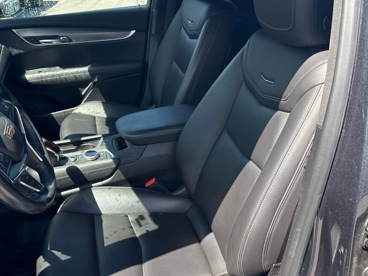 2021 Cadillac XT5 LUXURY   AWD   1 OWNER    NO ACCIDENTS Photo