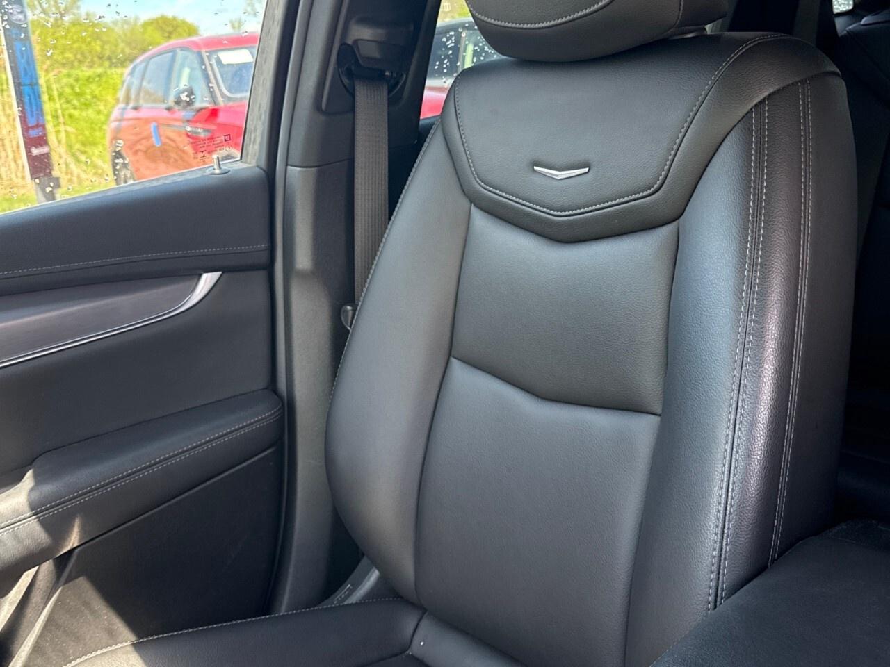 2021 Cadillac XT5 LUXURY   AWD   1 OWNER    NO ACCIDENTS Photo