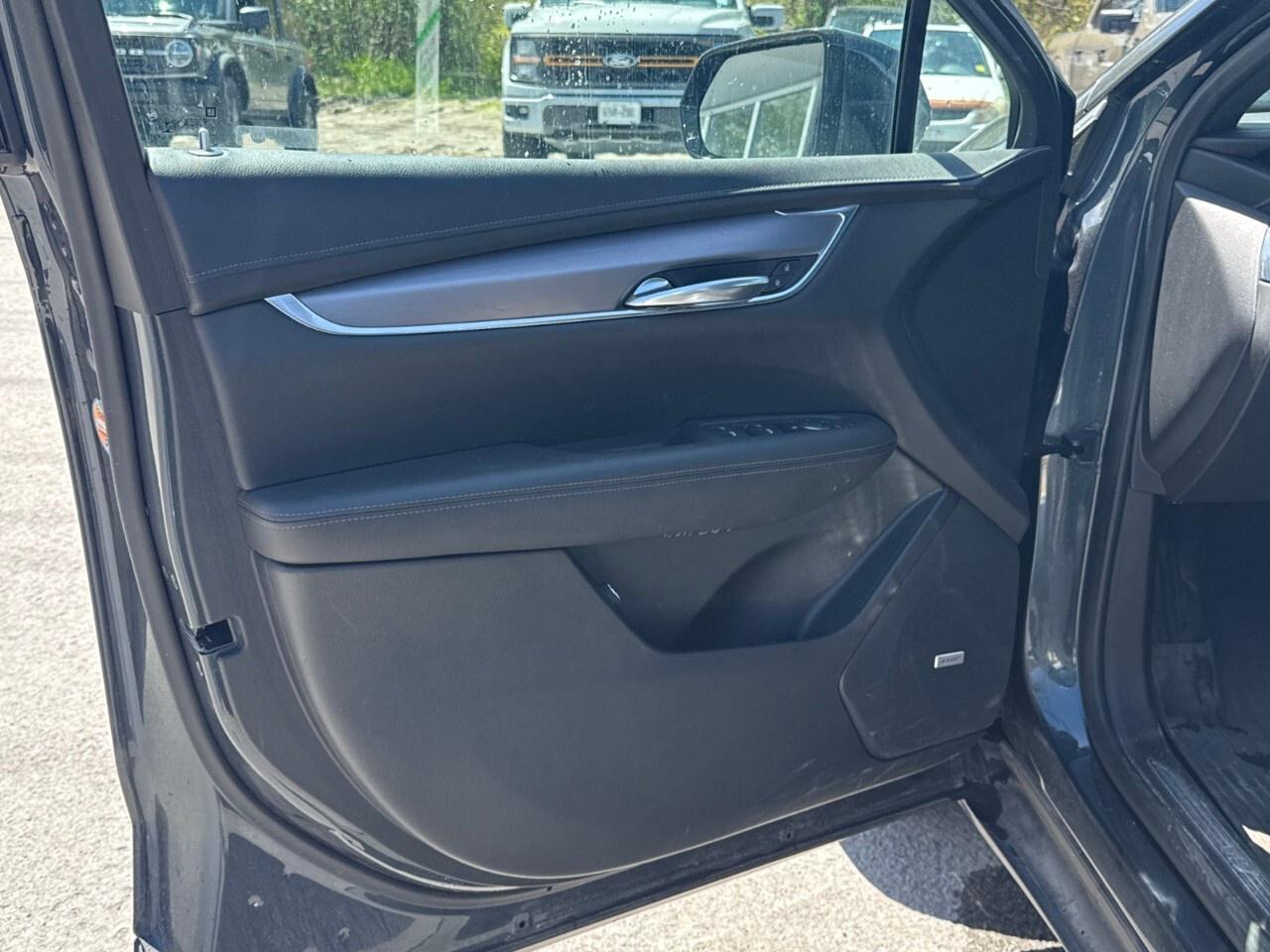 2021 Cadillac XT5 LUXURY   AWD   1 OWNER    NO ACCIDENTS Photo