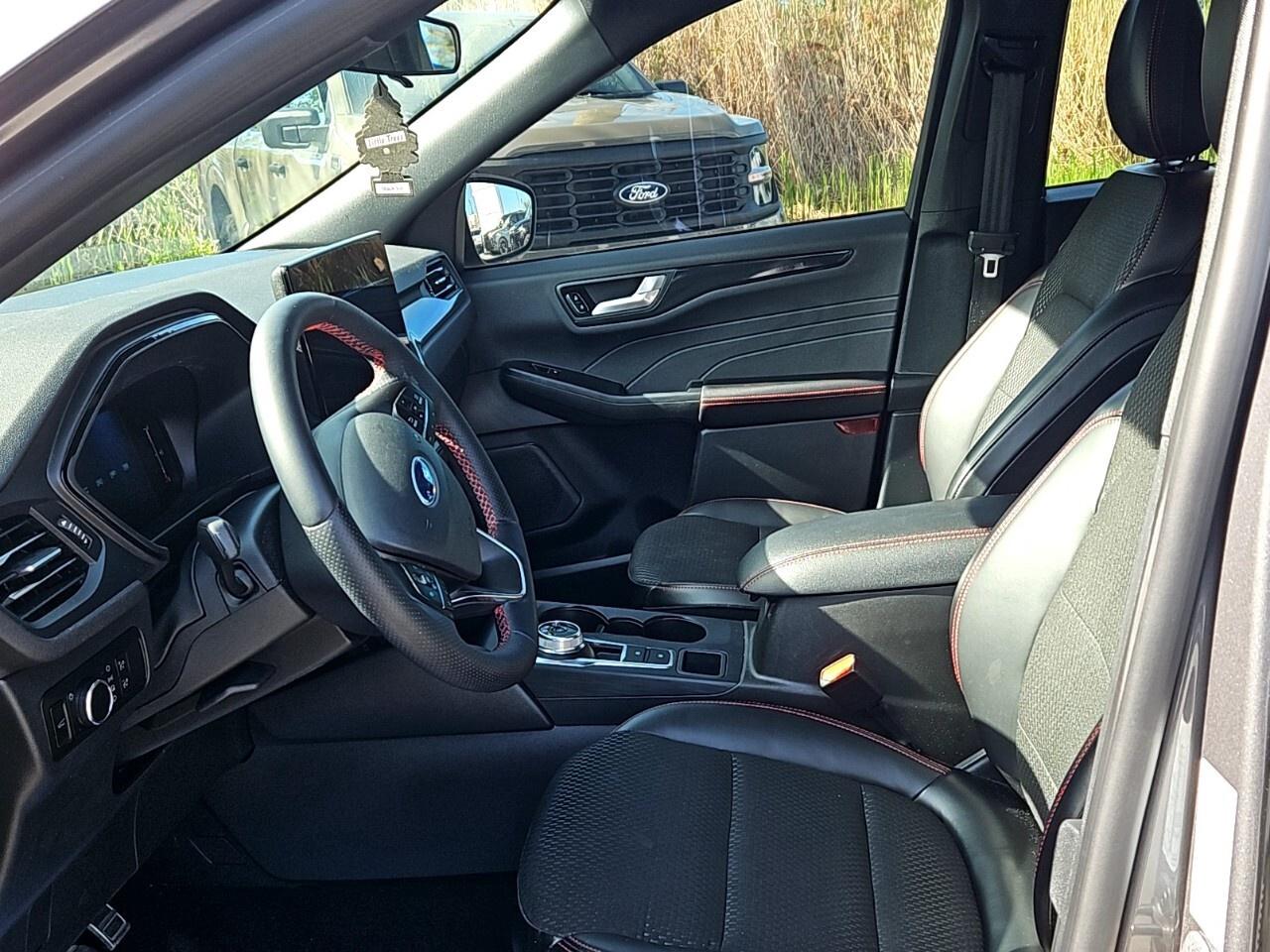 2024 Ford Escape ST-LINE   AWD   HEATED SEATS   LANE CENTERING Photo