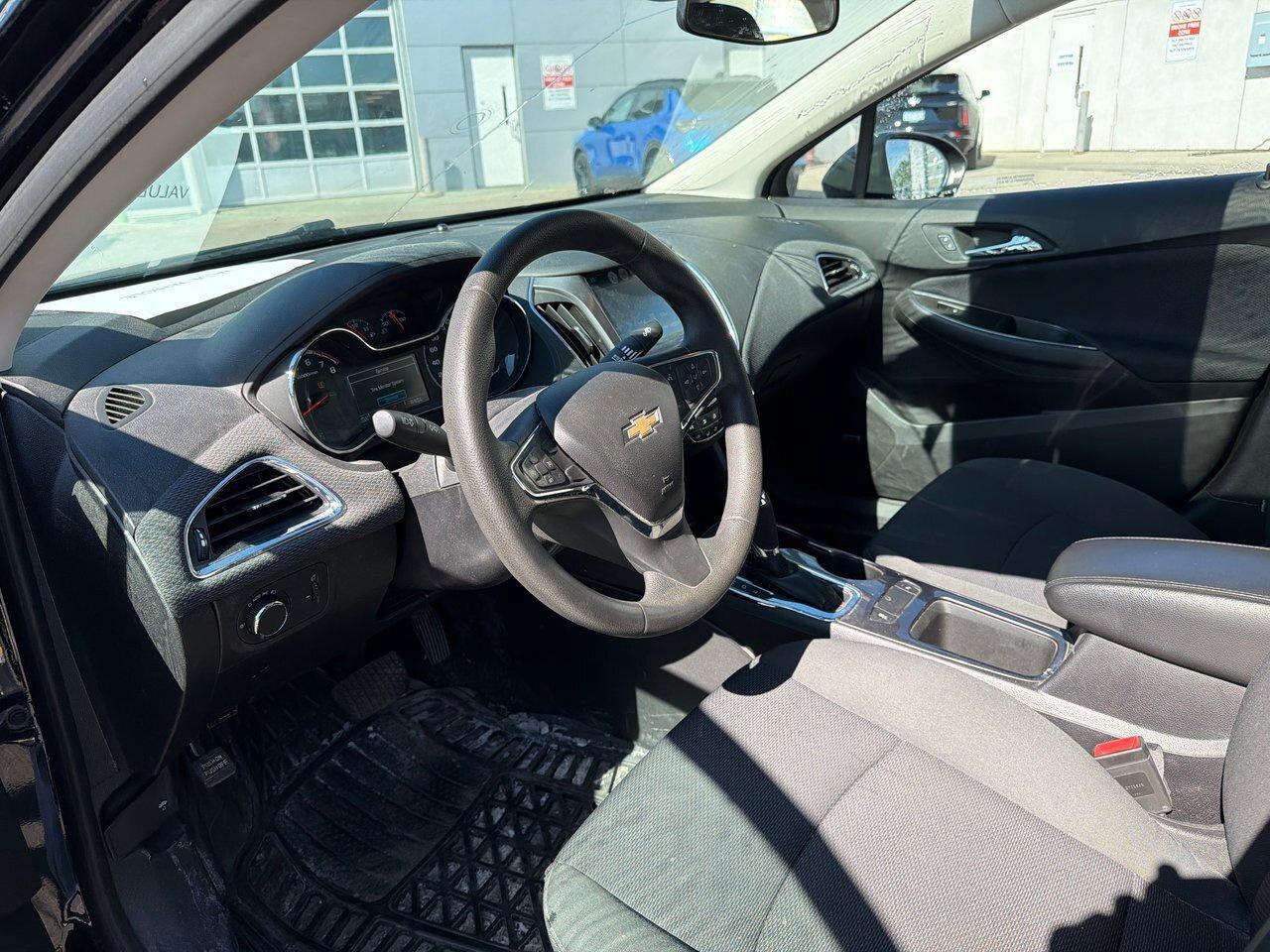 2017 Chevrolet Cruze LT - 6AT As Traded High Value! Photo