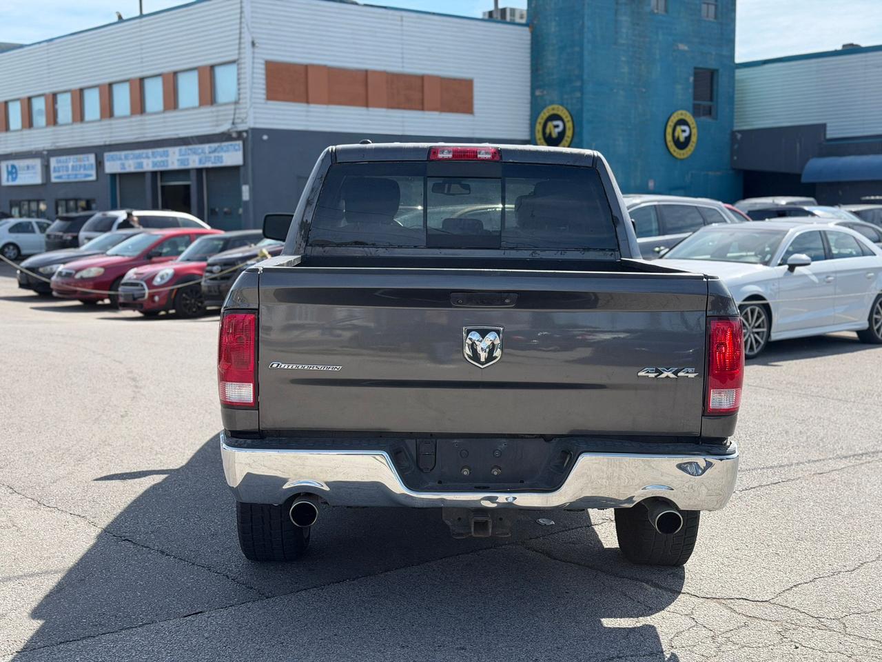 2016 RAM 1500 SLT Photo