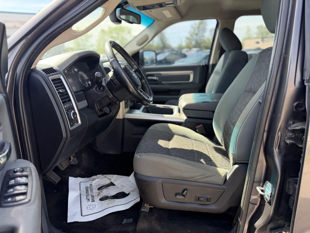 2016 RAM 1500 SLT Photo