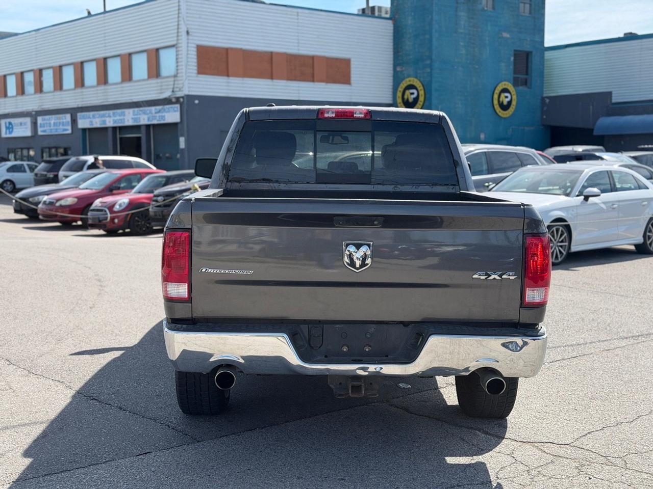 2016 RAM 1500 SLT Photo
