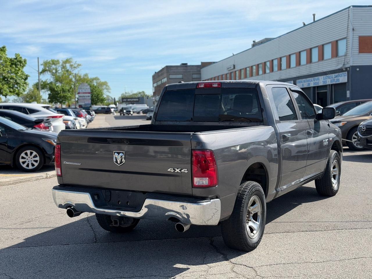 2016 RAM 1500 SLT Photo