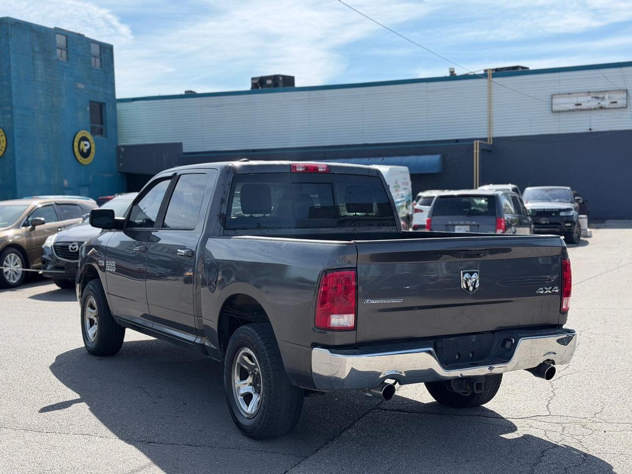 2016 RAM 1500 SLT Photo