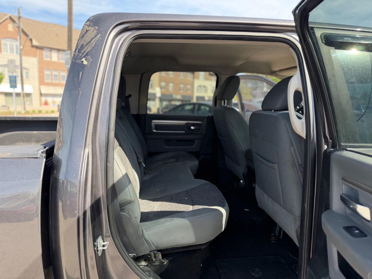 2016 RAM 1500 SLT Photo