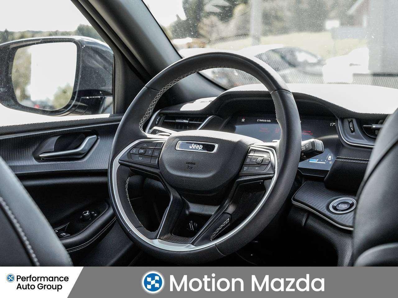 2023 Jeep Grand Cherokee L Altitude   4X4   Carplay   2 Set of wheels Photo
