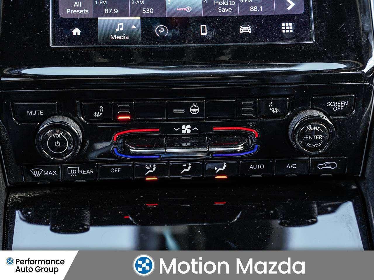2023 Jeep Grand Cherokee L Altitude   4X4   Carplay   2 Set of wheels Photo