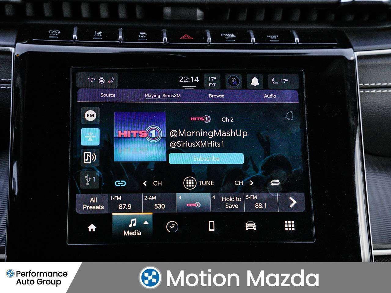 2023 Jeep Grand Cherokee L Altitude   4X4   Carplay   2 Set of wheels Photo