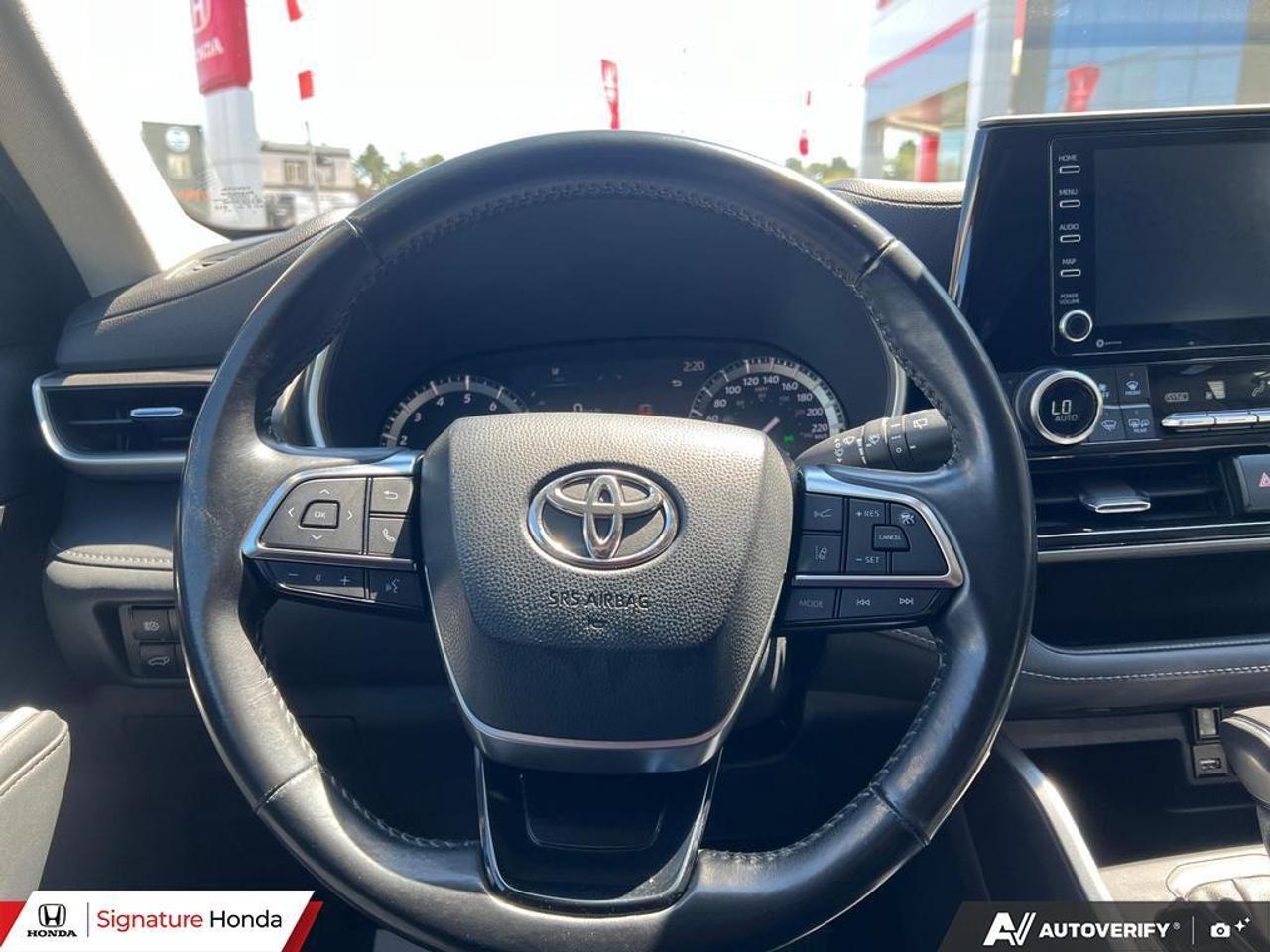 2021 Toyota Highlander XLE Photo