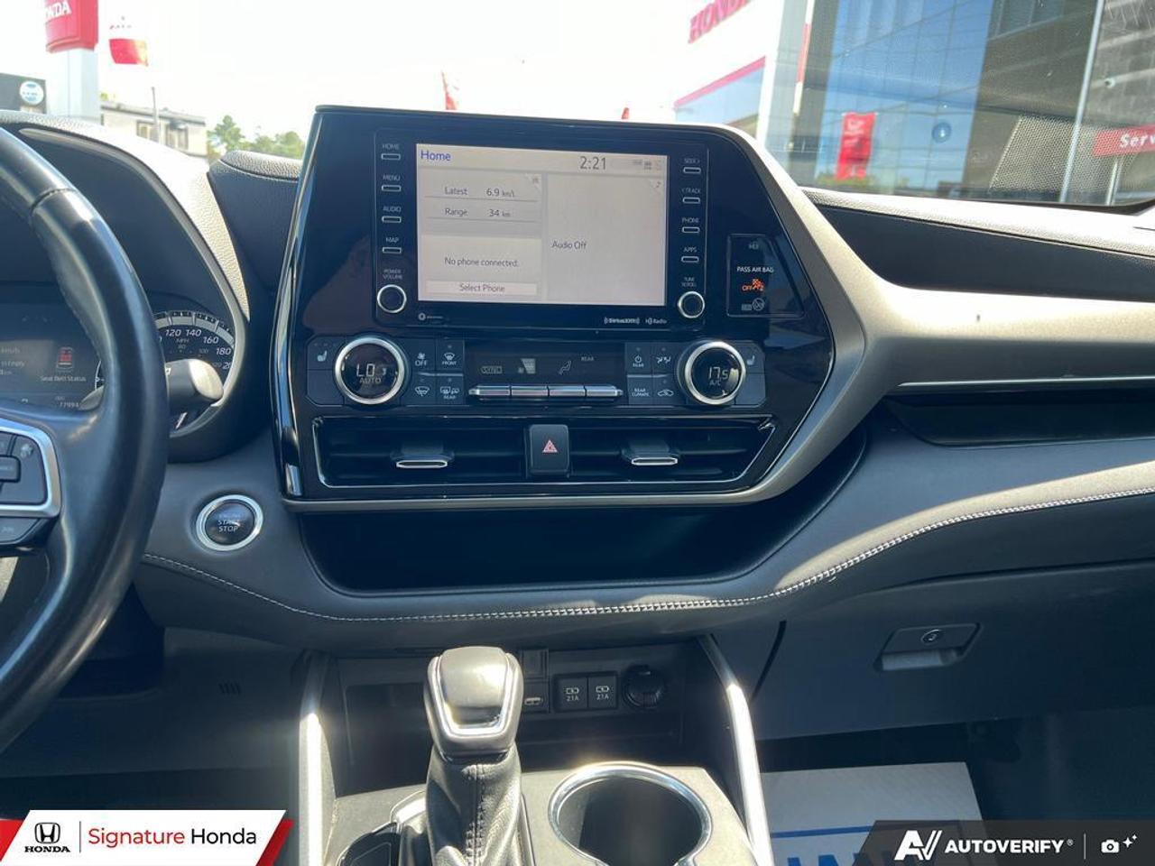 2021 Toyota Highlander XLE Photo