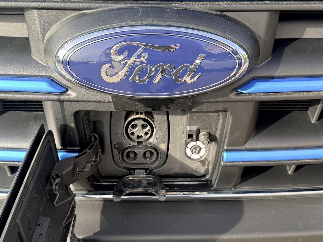 2022 Ford E-Transit Cargo Van T-350 148 HI RF 9500 GVWR RWD   Rev Cam Photo