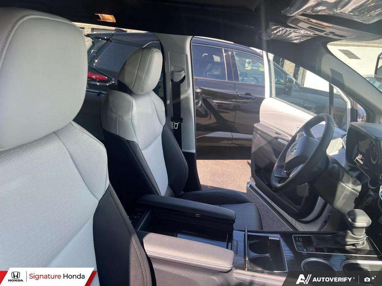 2026 Toyota Sienna XSE Photo